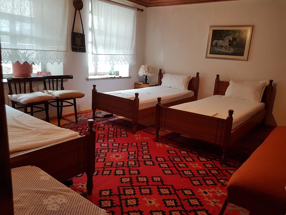 Eva Guesthouse Gjirokastër Exterior foto